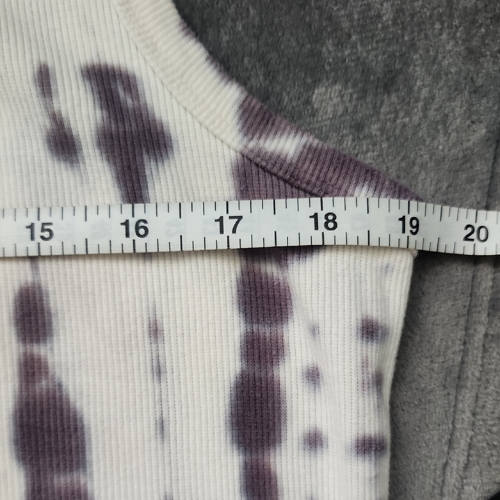 🌟DONATING 4/17🌟 C&C California White and Lavender Tie-Dye Midi Dress - Picture 3 of 6